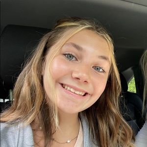 Meet your Posher, Nikol